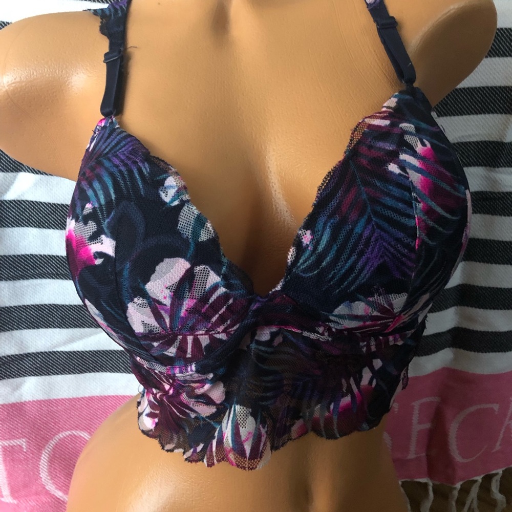 NWT VS Bralette L - Picture 1 of 3